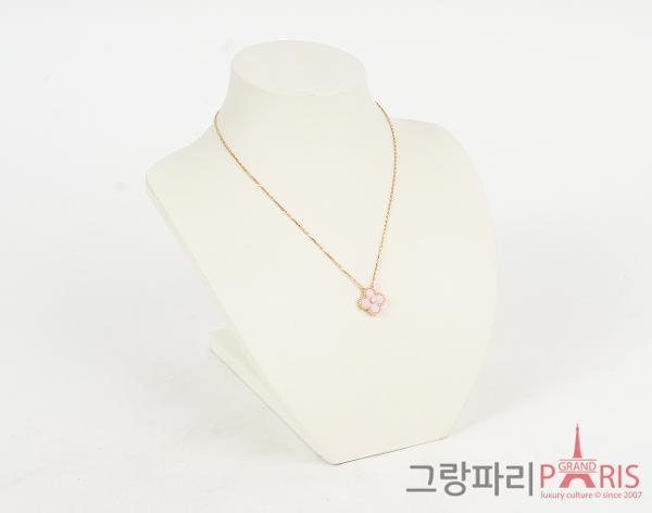 반클리프아펠 홀리데이 빈티지 알함브라 펜던트 핑크골드 세브르 포슬린 다이아몬드
