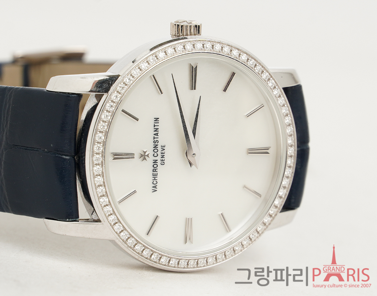 바쉐론 콘스탄틴 트래디셔널 레이디 워치 30mm 쿼츠 화이트골드 다이아몬드 25558