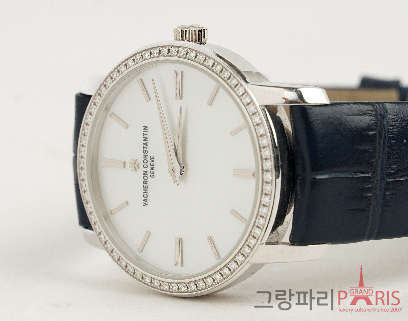 바쉐론 콘스탄틴 트래디셔널 레이디 워치 30mm 쿼츠 화이트골드 다이아몬드 25558