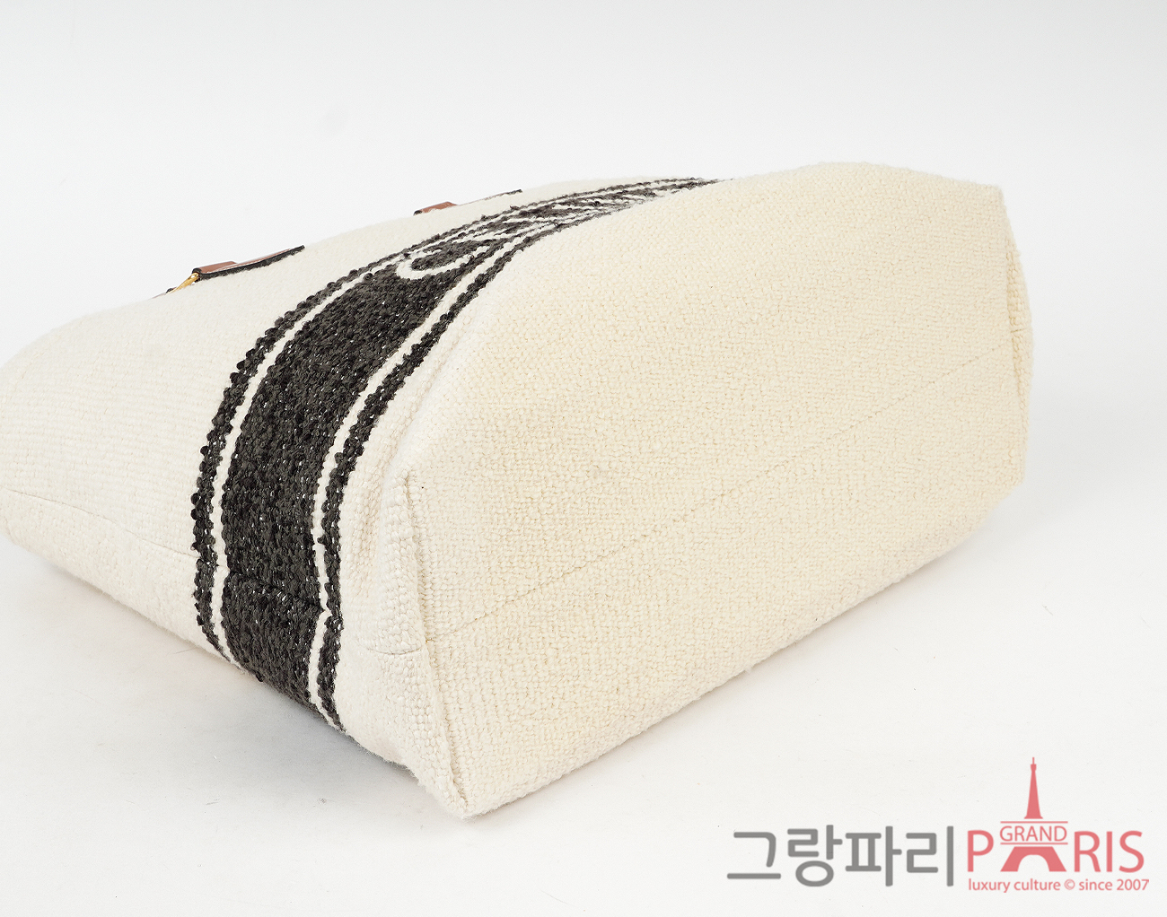 셀린느 텍스타일 호리즌탈 카바스 네추럴 탄 블랙