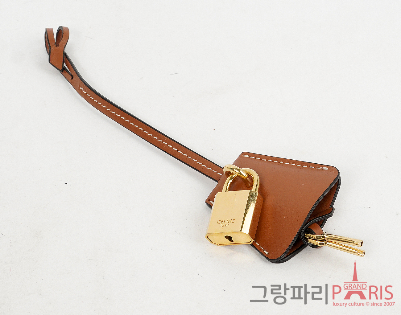 셀린느 텍스타일 호리즌탈 카바스 네추럴 탄 블랙