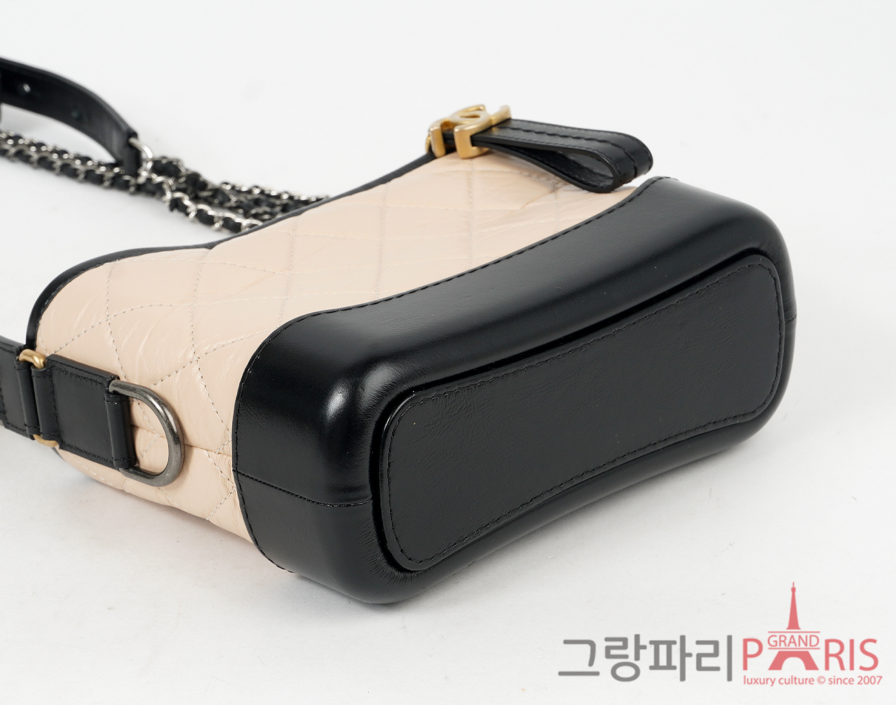 샤넬 가브리엘 호보 스몰 베이지 블랙