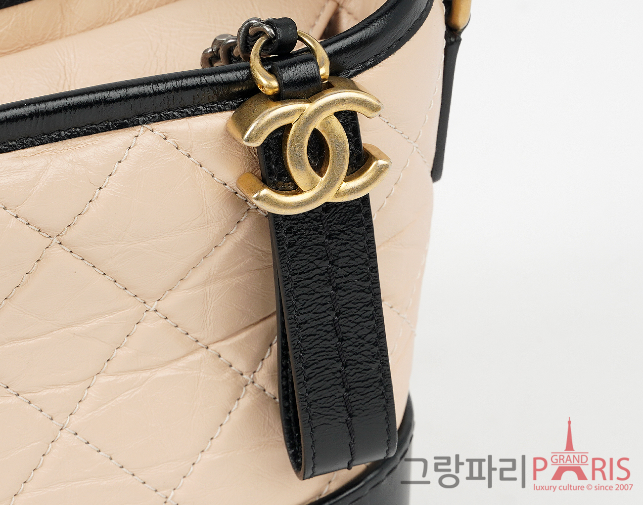 샤넬 가브리엘 호보 스몰 베이지 블랙