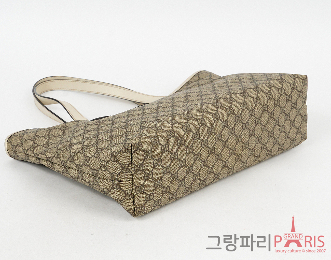 구찌 211137 클래식 쇼퍼 숄더백 베이지 에보니 화이트