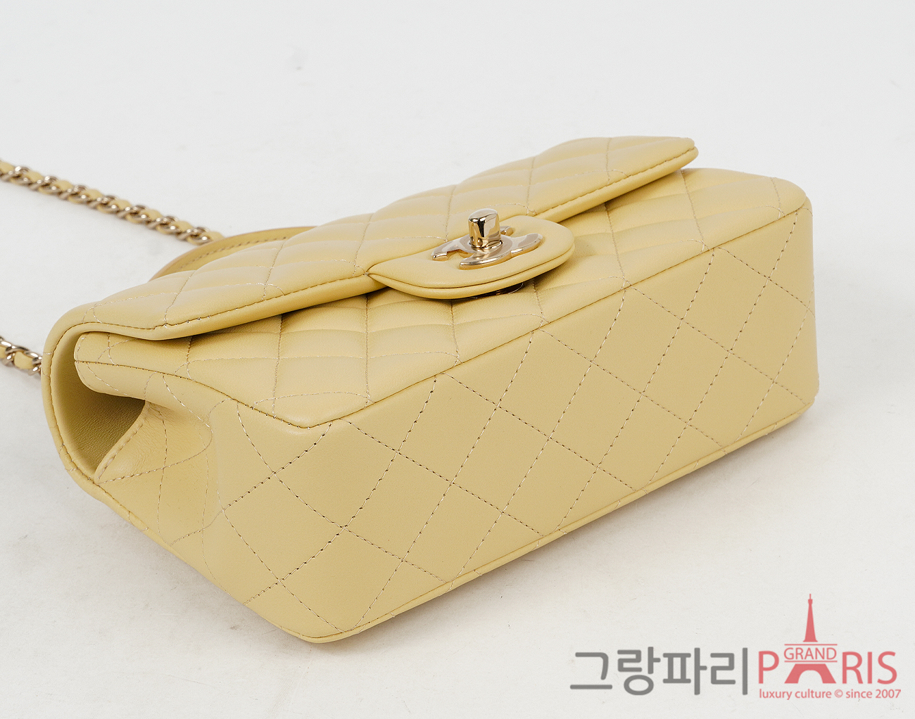 샤넬 뉴미니 탑핸들 라이트 옐로우 샴페인골드