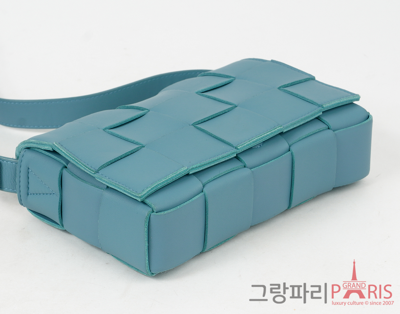보테가 베네타 카세트백 스피어민트