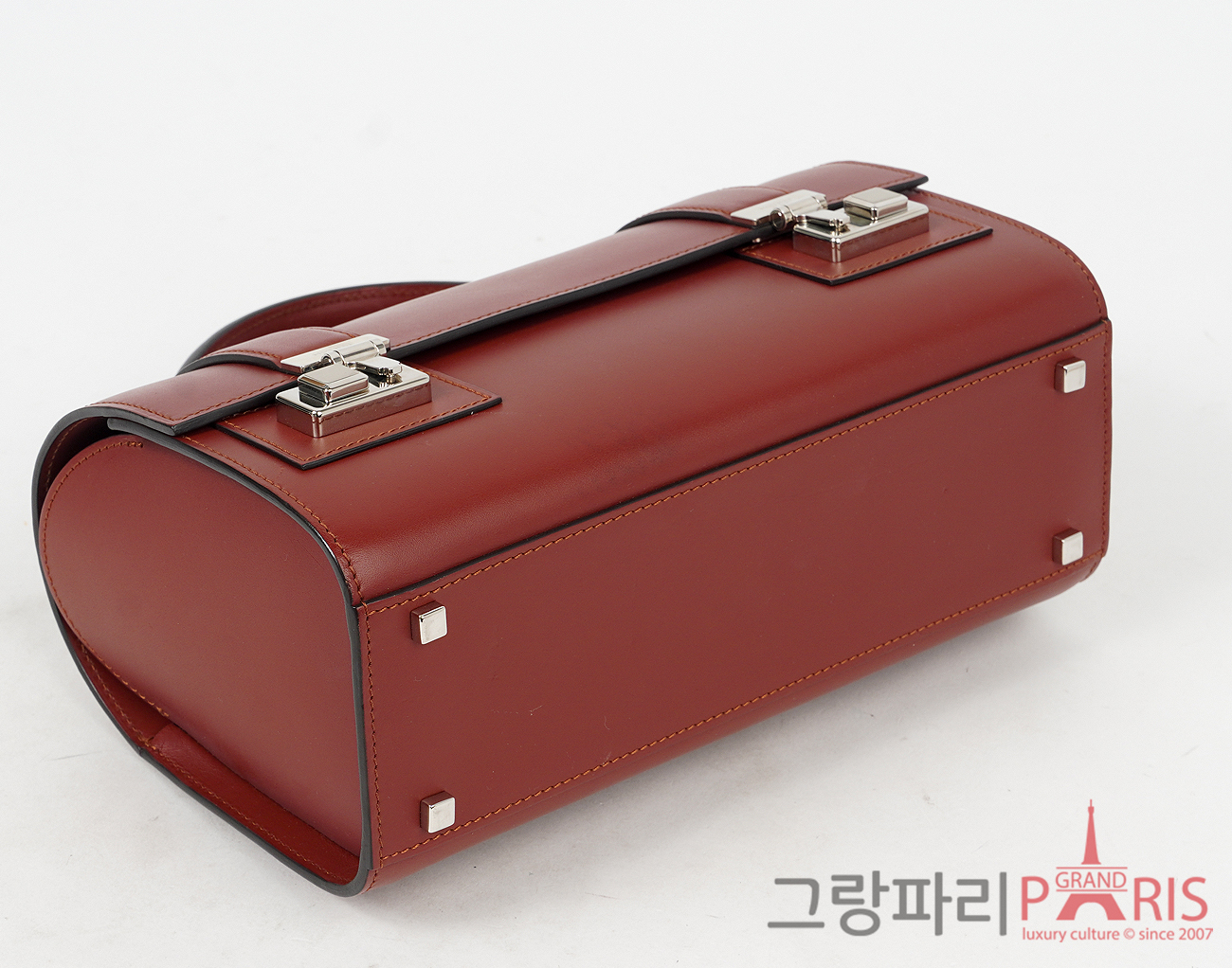 모이나 카보틴 버건디