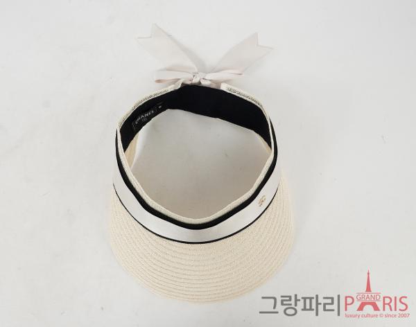 샤넬 CC 썬 바이저 화이트 M