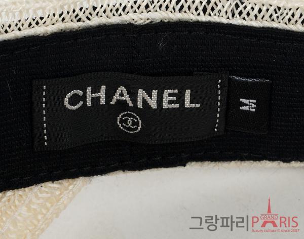 샤넬 CC 썬 바이저 화이트 M