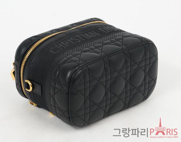 디올 트래블 스몰 베니티 케이스 블랙