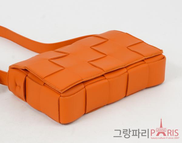 보테가 베네타 카세트백 오렌지
