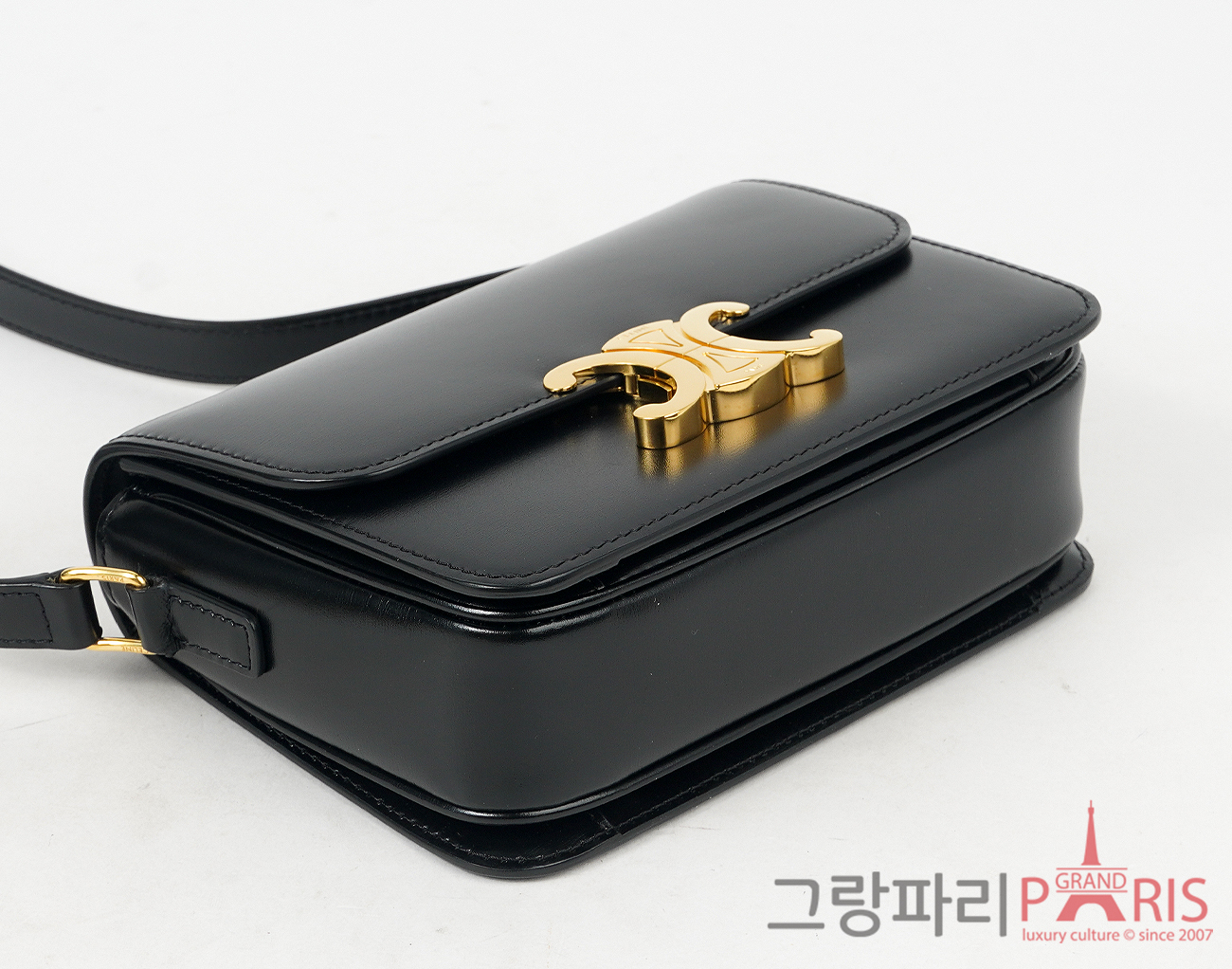 셀린느 트리옹프 백 틴 블랙 금장