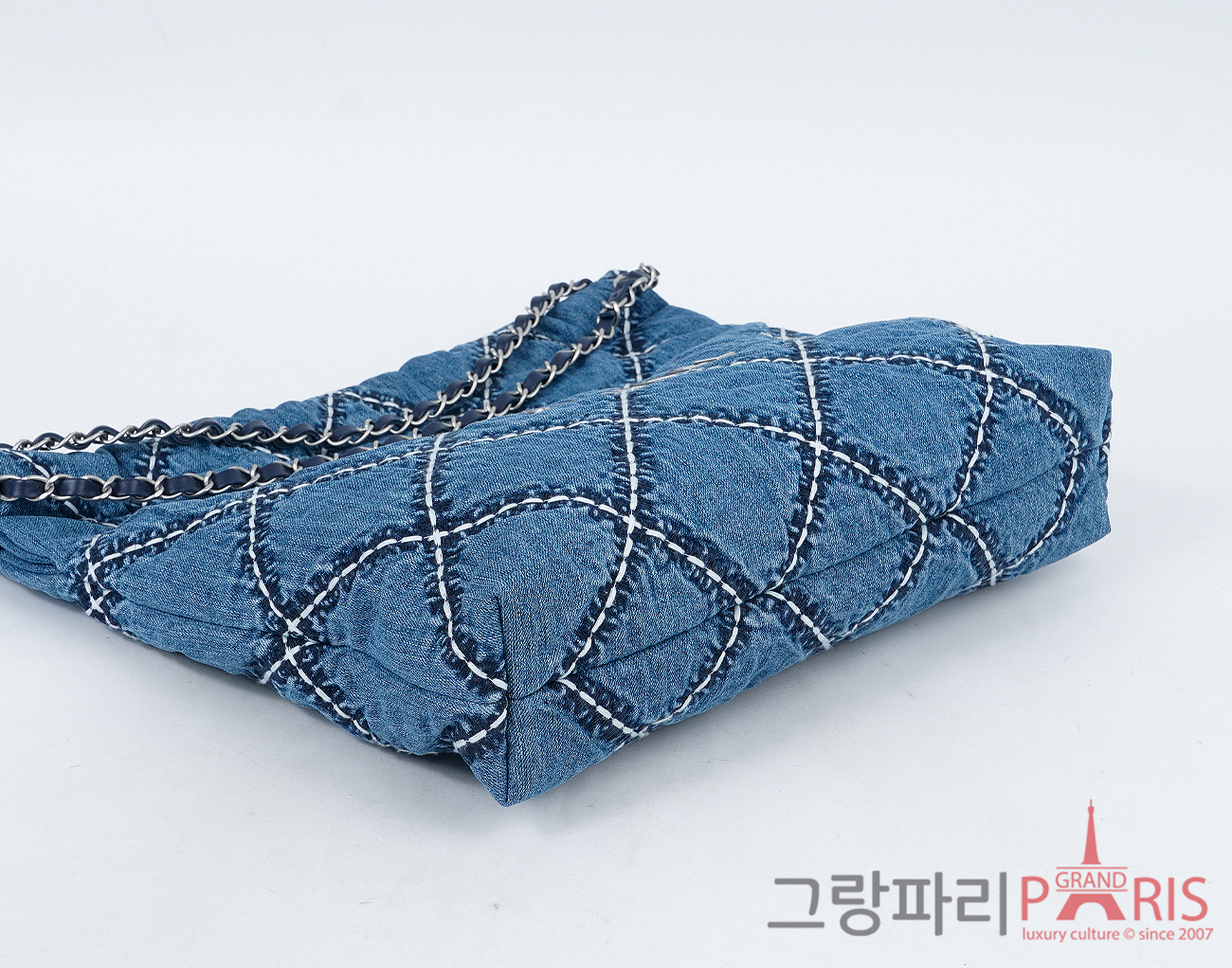 샤넬 22백 미듐 스티치 데님 블루 은장
