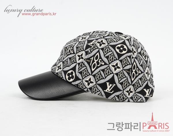 루이비통 1854 캡 그레이 M