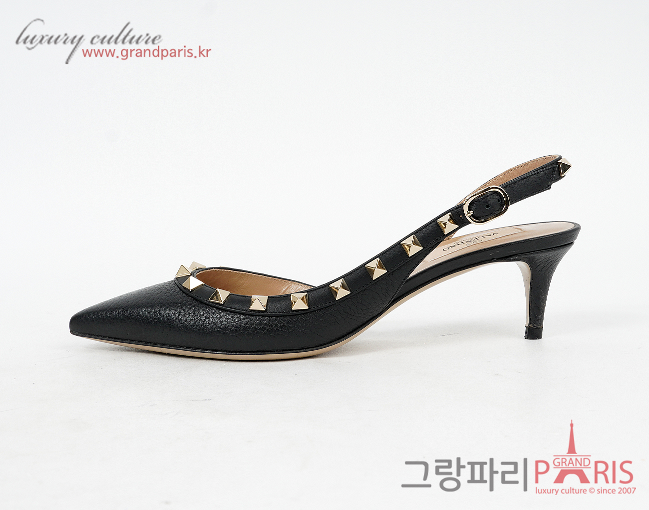 발렌티노 락스터드 슬링백 블랙 37