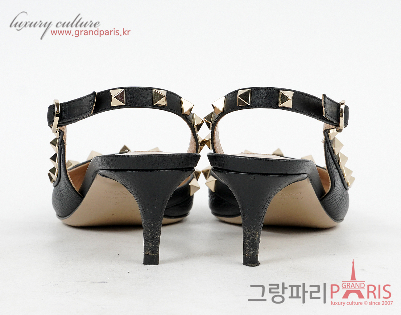 발렌티노 락스터드 슬링백 블랙 37