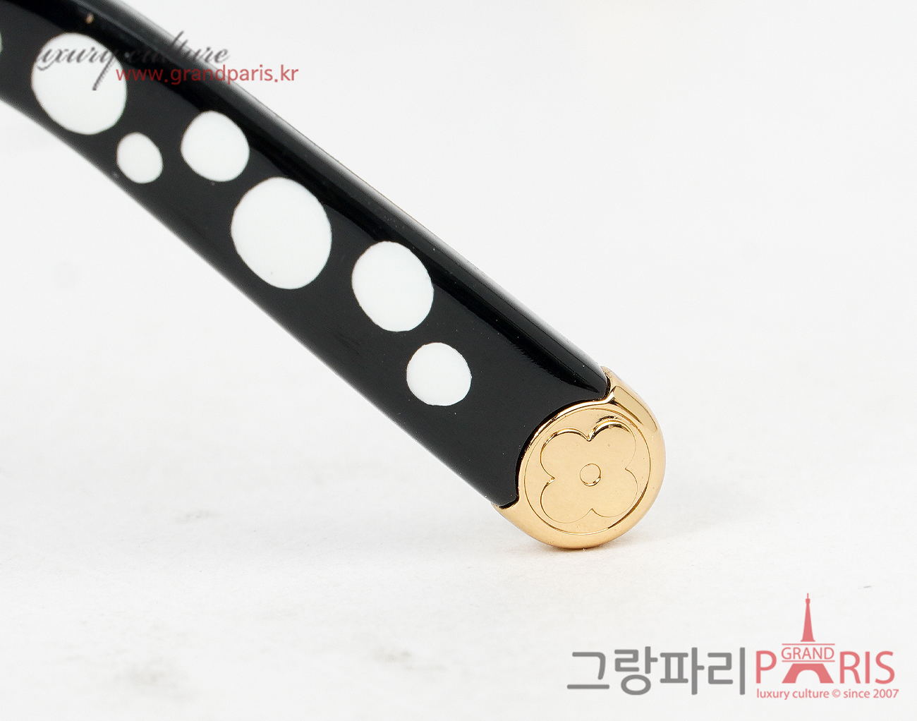 루이비통 쿠사마 야요이 마이 모노그램 스퀘어 인피니티 도트 선글라스 블랙 화이트