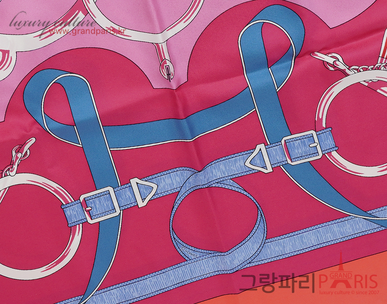 에르메스 자이언트 트라이앵글 스카프 에페론 오르 로즈 블루진 블랑