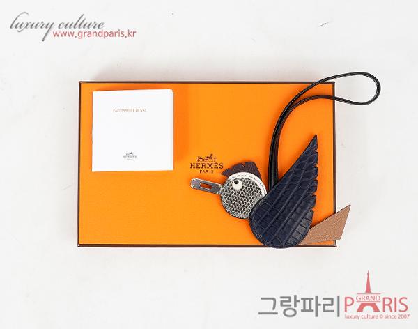 에르메스 버디 백참 터치 블루 마린 그리스 퐁세 루즈 셀리에 베이지 드 바이마르 나타 은장 W