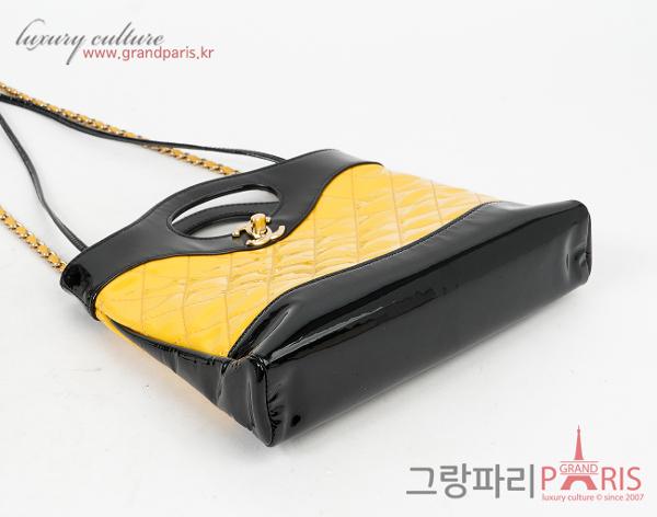 샤넬 31 미니 쇼핑백 페이턴트 블랙 옐로우 샴페인골드