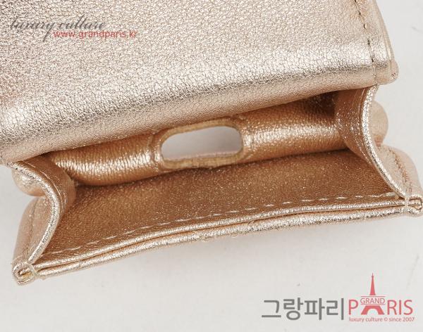 샤넬 코인펄스 에어팟 케이스 백참 메탈릭 골드