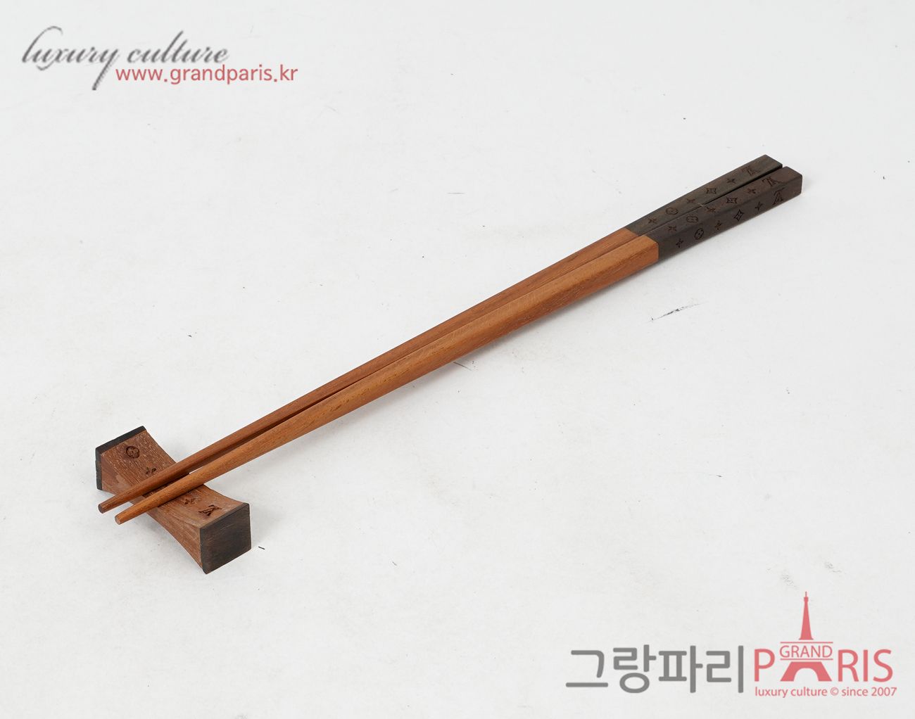 루이비통 찹스틱 모노그램 브라운