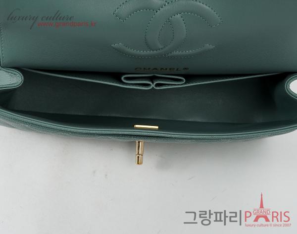 샤넬 클래식 미듐 카키 그린 샴페인골드 캐비어
