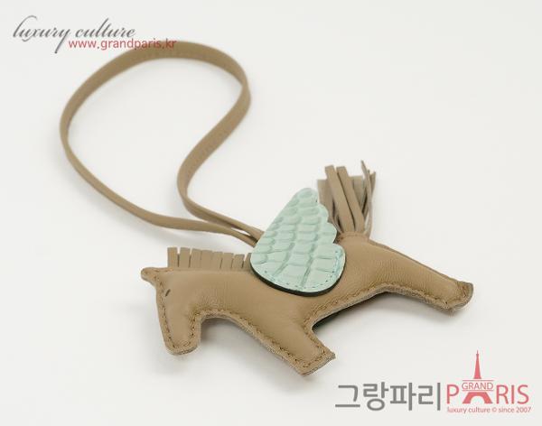 에르메스 페가수스 로데오 PM 터치 매트 엘리게이터 베이지 마르파 베르트 듀