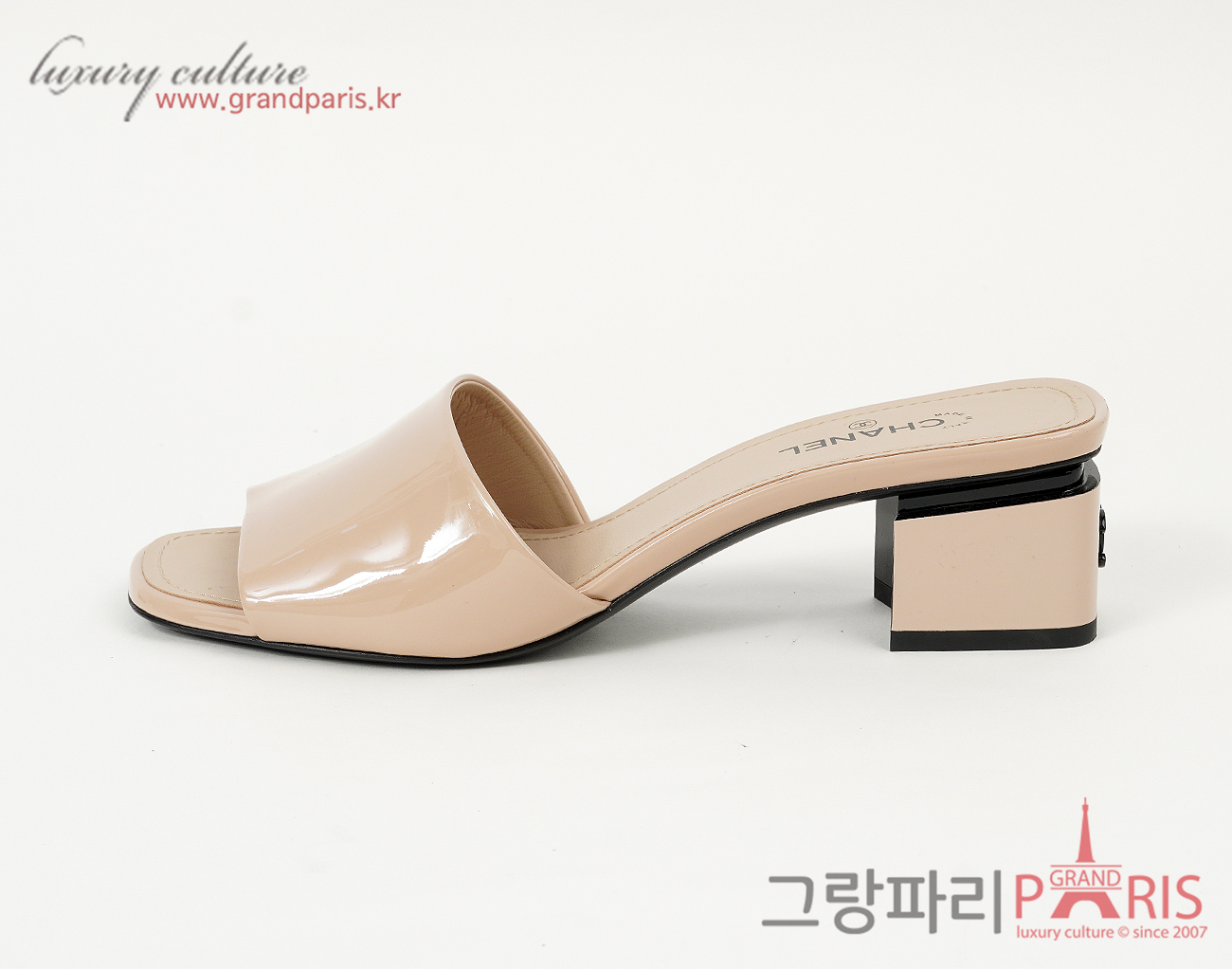 샤넬 페이턴트 CC 뮬 다크 베이지 블랙 37C