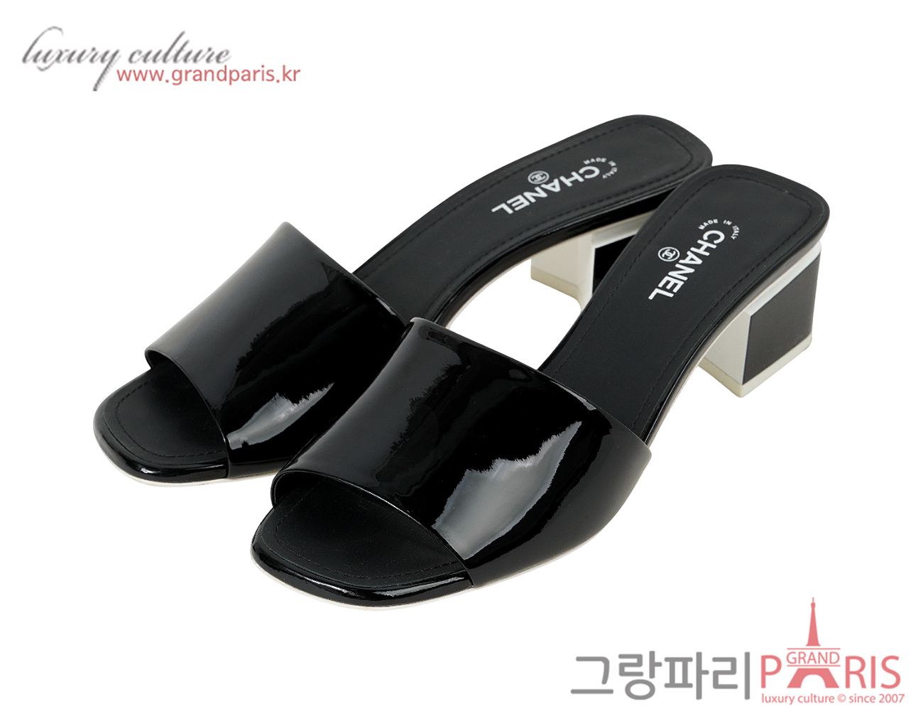 샤넬 페이턴트 CC 뮬 블랙 화이트 37C