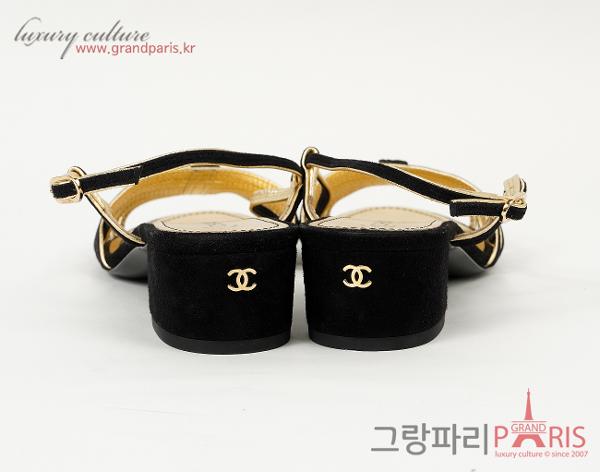 샤넬 CC 스웨이드 스트랩 샌들 블랙 골드 37C