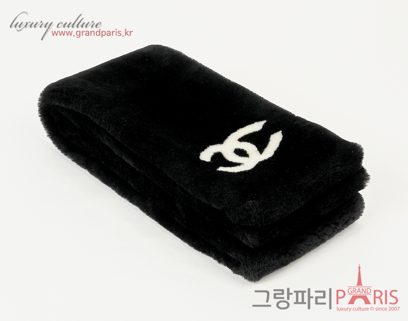 샤넬 CC 시어링 머플러 블랙 화이트
