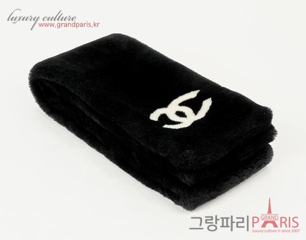 샤넬 CC 시어링 머플러 블랙 화이트