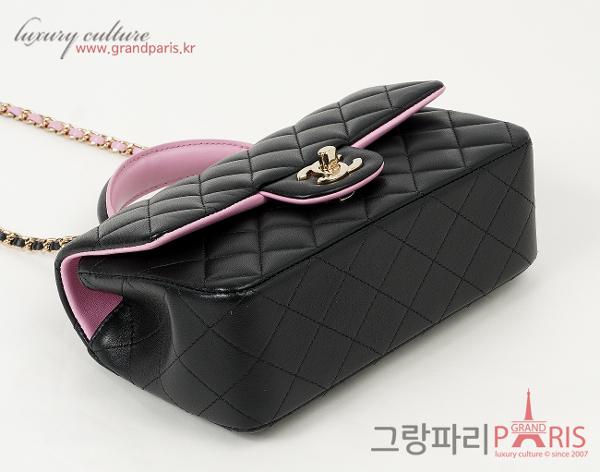 샤넬 뉴미니 탑핸들 블랙 핑크 금장 램스킨