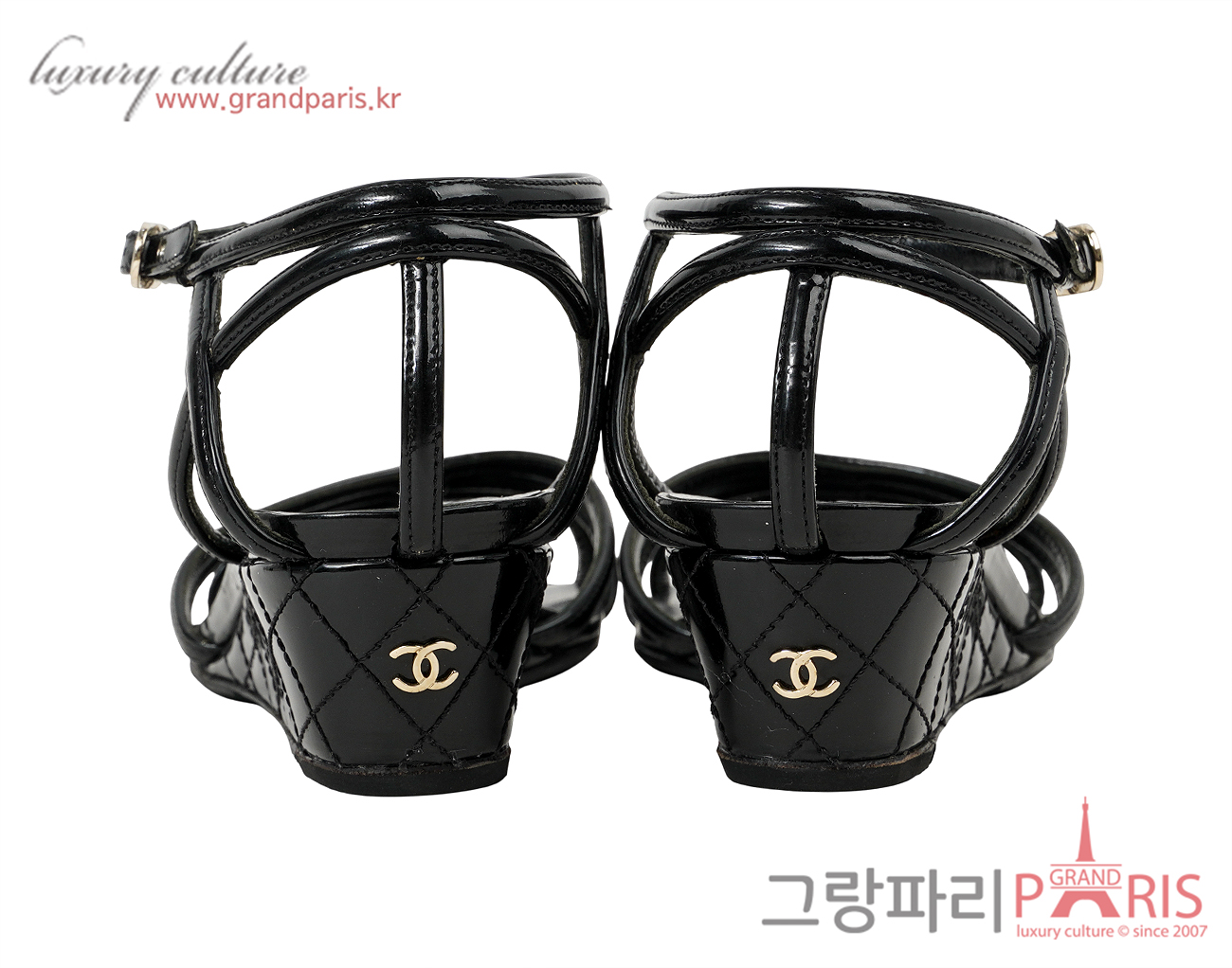 샤넬 페이턴트 샌들 블랙 37 1/2C