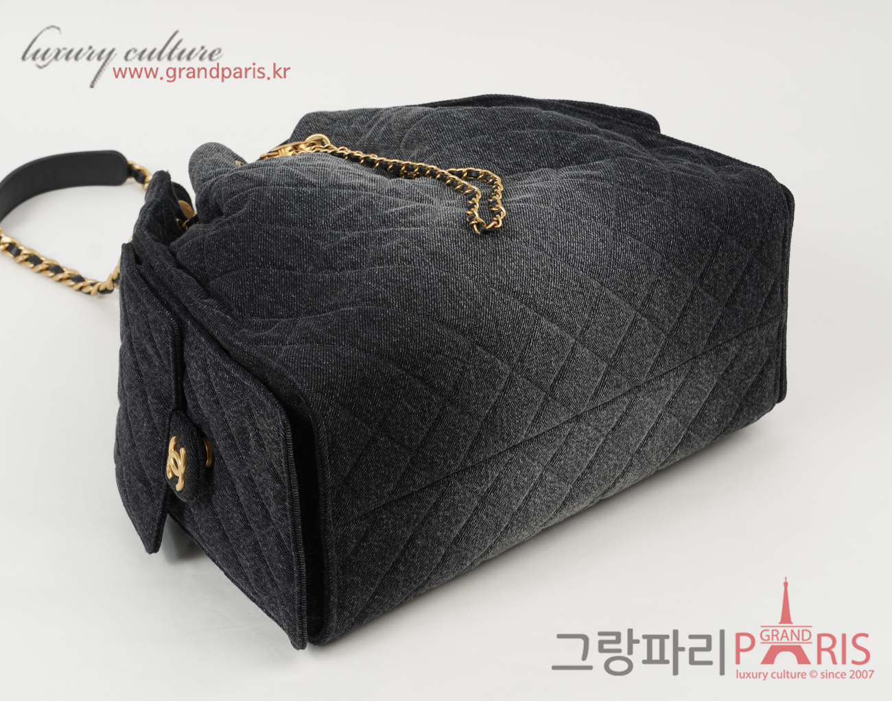 샤넬 25백 미듐 워시드 데님 블랙 금장