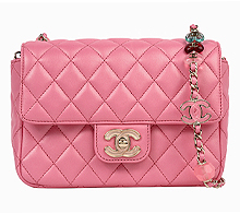 샤넬 레진 참 포인트 체인 스몰 플랩백 핑크 금장 보러가기