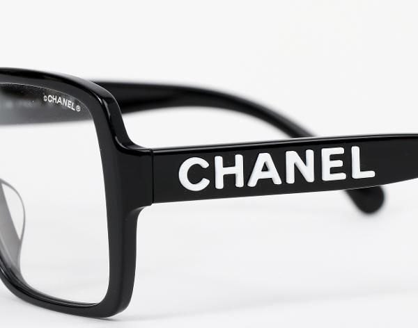샤넬 레터링 스퀘어 안경 블랙