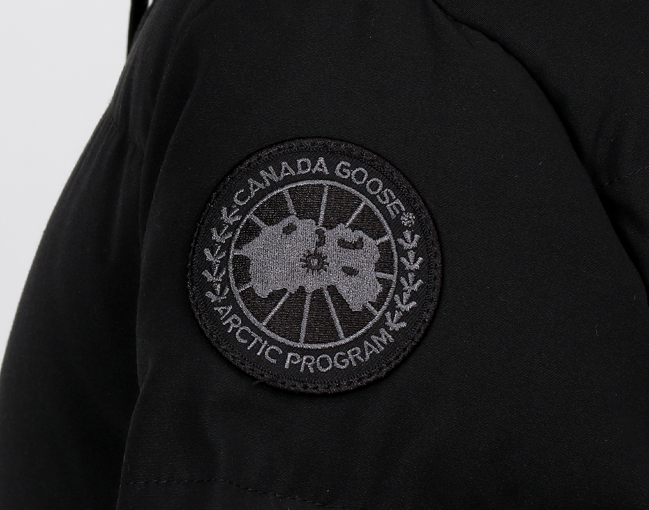 캐나다구스 미스틱 파카 블랙 라벨 블랙 S