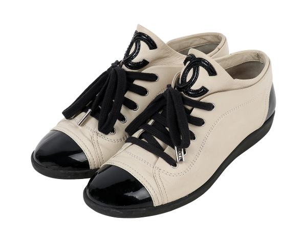 샤넬 페이턴트 캡 토 CC 레이스업 베이지 블랙 37 1/2