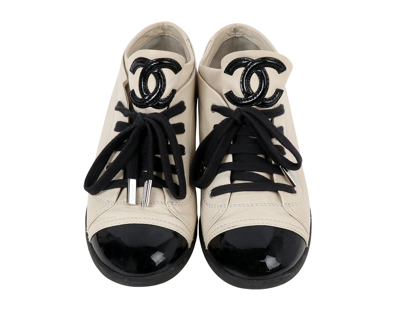 샤넬 페이턴트 캡 토 CC 레이스업 베이지 블랙 37 1/2