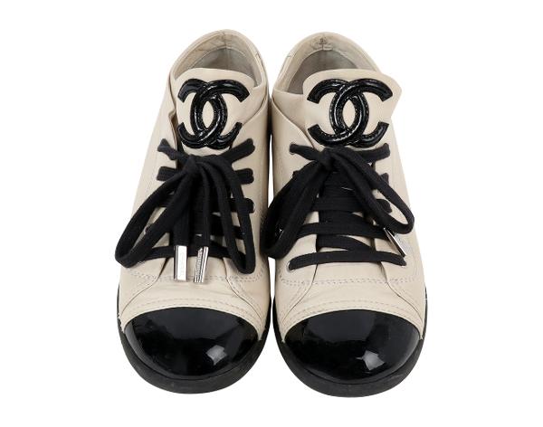 샤넬 페이턴트 캡 토 CC 레이스업 베이지 블랙 37 1/2