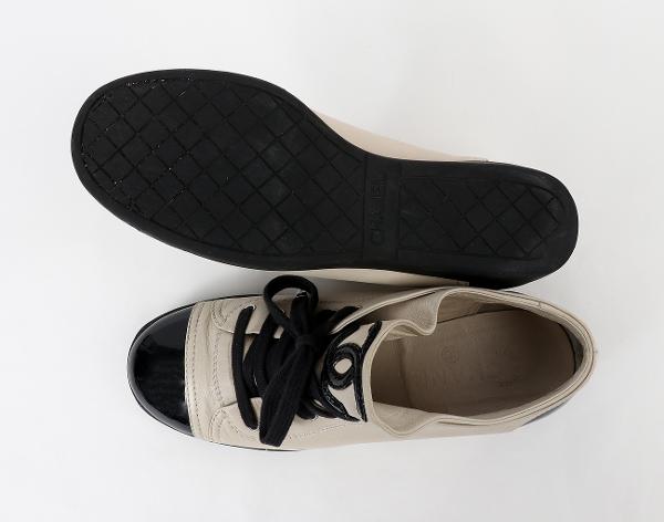 샤넬 페이턴트 캡 토 CC 레이스업 베이지 블랙 37 1/2