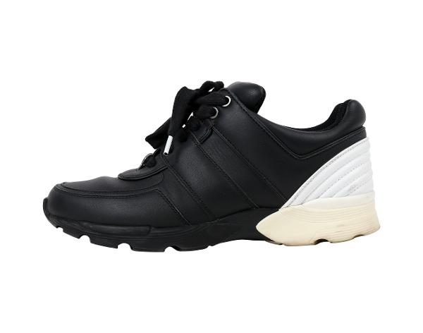 샤넬 로우탑 스니커즈 블랙 화이트 37 1/2