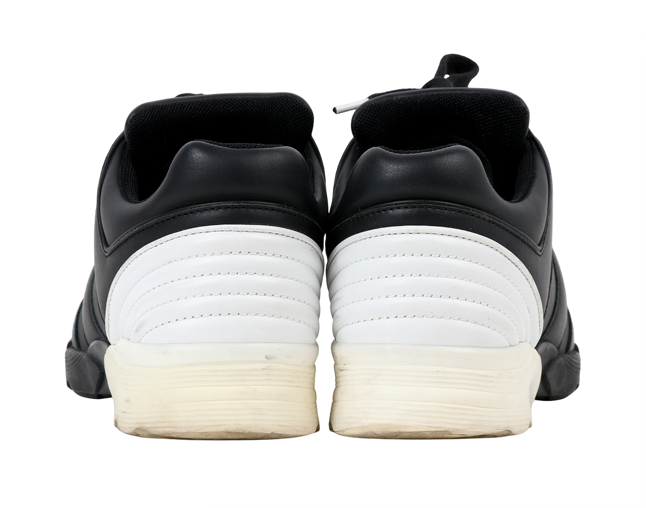 샤넬 로우탑 스니커즈 블랙 화이트 37 1/2