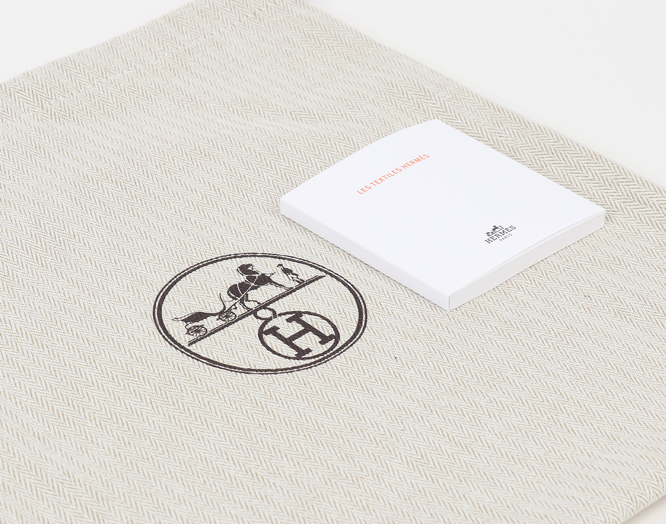 에르메스 미니 에르백 에크루 아망드 블랙 은장 K