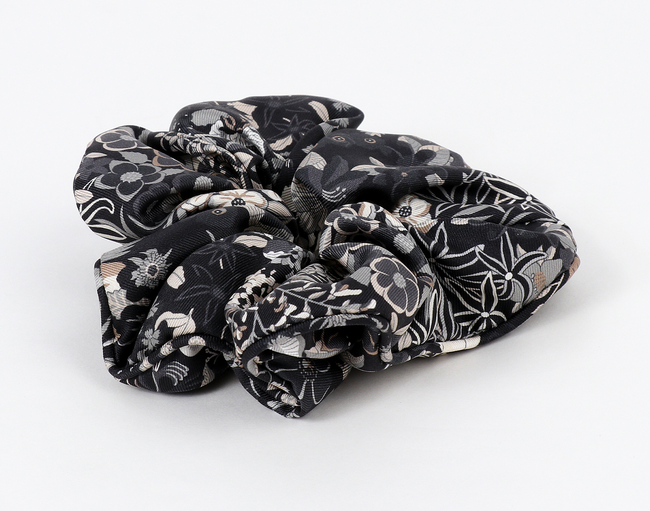 에르메스 클라우디아 블룸 XL 스크런치 블랙