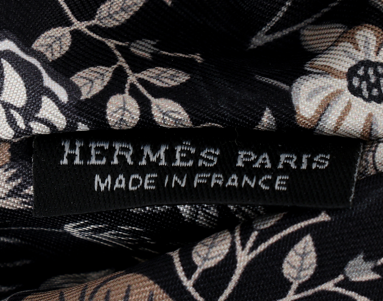 에르메스 클라우디아 블룸 XL 스크런치 블랙