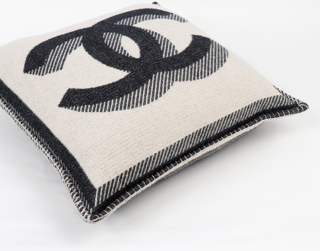 샤넬 더블 페이스 CC 쿠션 블랙 베이지