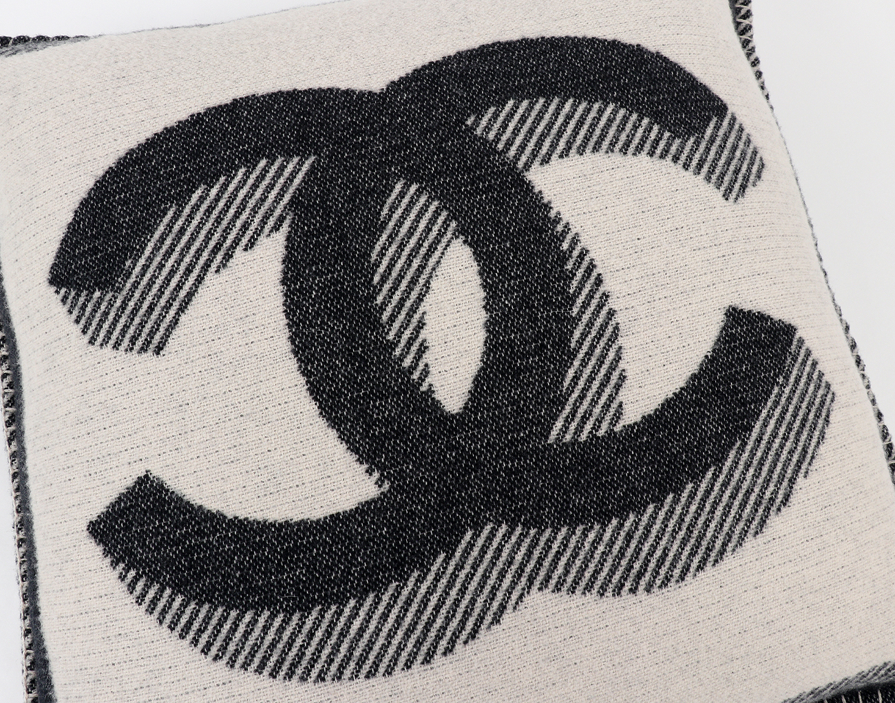 샤넬 더블 페이스 CC 쿠션 블랙 베이지